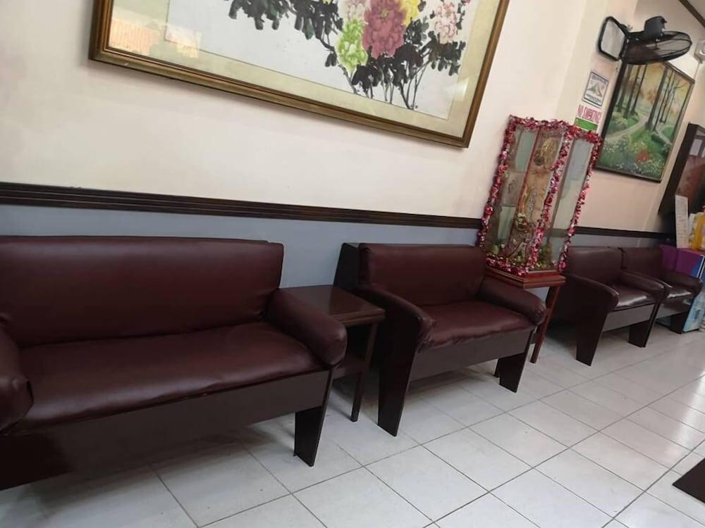 马嘎荣酒店 黎牙实比 外观 照片