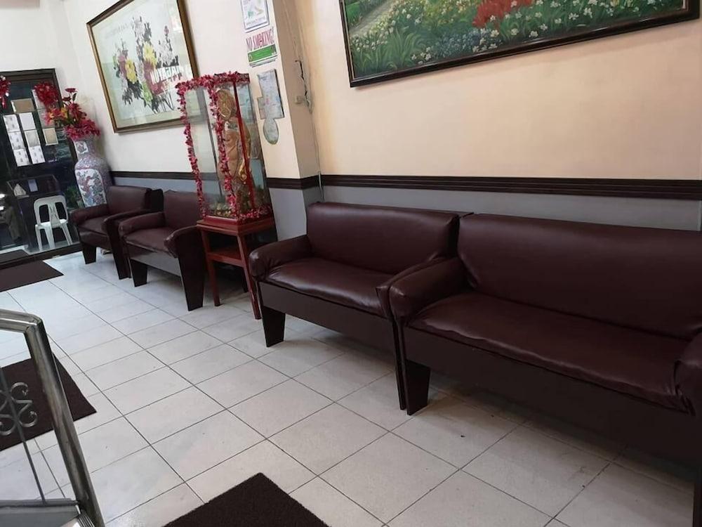 马嘎荣酒店 黎牙实比 外观 照片